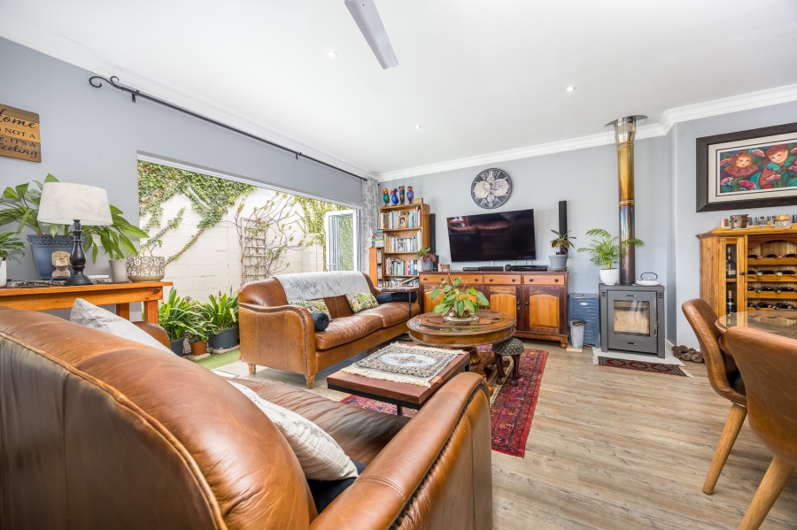 4 Bedroom Property for Sale in Van Riebeeckshof Western Cape